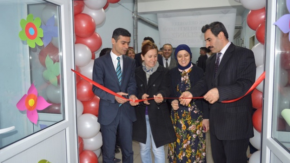 4006 TÜBİTAK Bilim Fuarı Sergisi Atatürk Ortaokulunda Açıldı