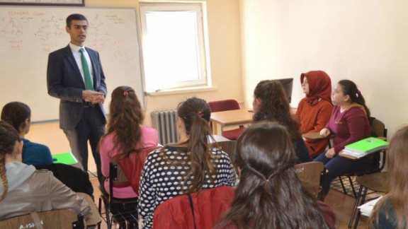 İl Milli Eğitim Müdürü Abdulcelil KAHVECİ Halk Eğitimi Merkezi ve Akşam Sanat Okulu Müdürlüğünü ziyaret etti.