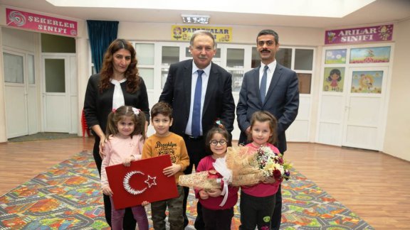 2017-2018 Eğitim Öğretim Yılı 2. Döneminin Başlaması Münasebetiyle Vali DOĞANAY Atatürk Ortaokulu ve Milli Egemenlik Anaokuluna Ziyarette Bulundu.
