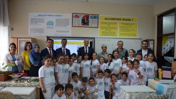Milli Eğitim Bakanlığı Eğitim Teknolojileri Geliştirme ve Projeler Daire Başkanı Mustafa Hakan BÜCÜKün İlimizdeki Harezmi Eğitim Modeli Sınıflarını Ziyareti
