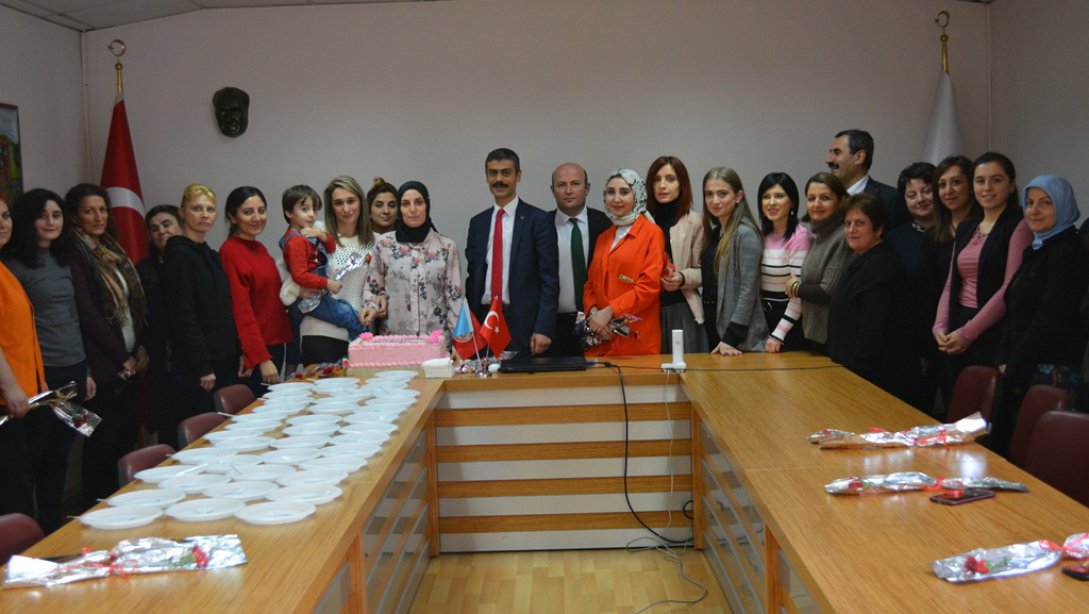 İl Milli Eğitim Müdürü Abdulcelil KAHVECİ Milli Eğitim Müdürlüğündeki Kadın Çalışanların Dünya Kadınlar Gününü Kutladı.