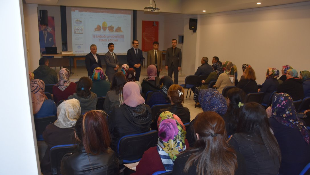 Milli Eğitim Müdürümüz Fahri ACAR TYP Personeliyle Toplantı Yaptı