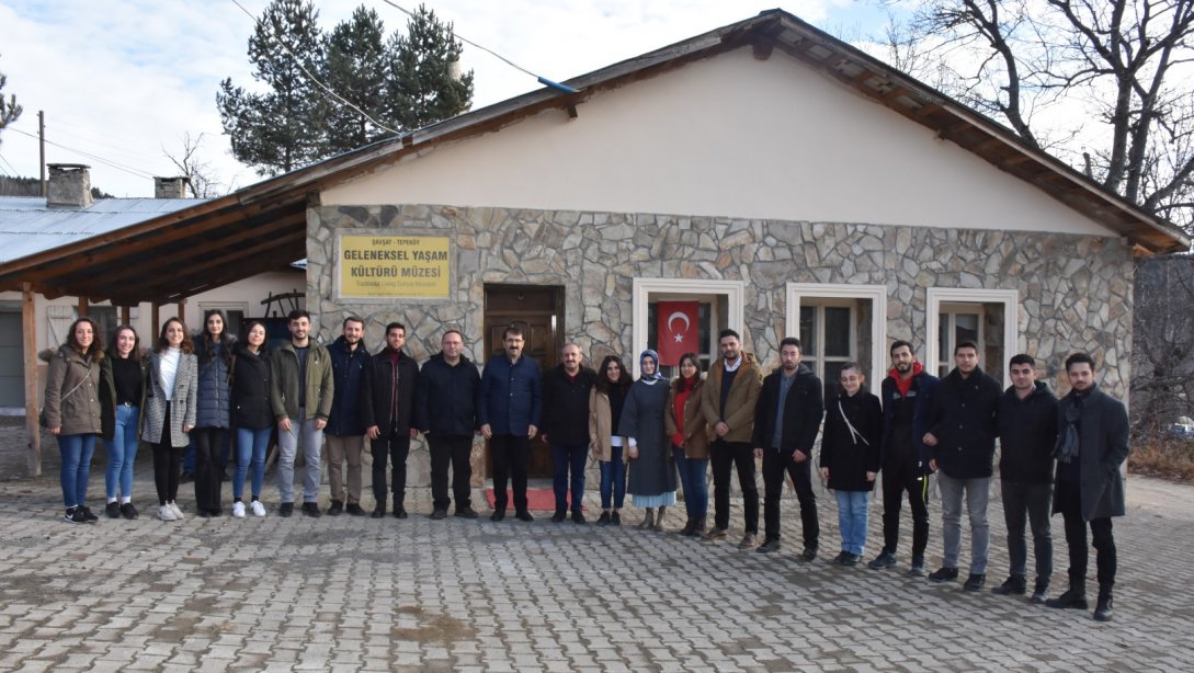İl Milli Eğitim Müdürümüz Fahri ACAR Şavşat'taki Aday Öğretmenlerle Bir Araya Geldi