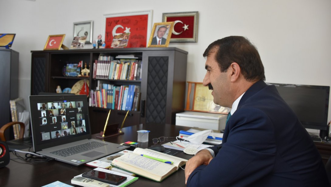 İl Müdürü Fahri ACAR İlimize İlk Ataması Yapılan Öğretmenlerle Online Toplantı Yaptı