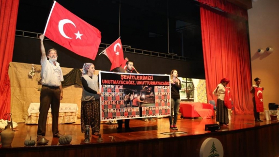 "Benim Adım Türkiye Tiyatro Oyunu Büyük İlgi Gördü