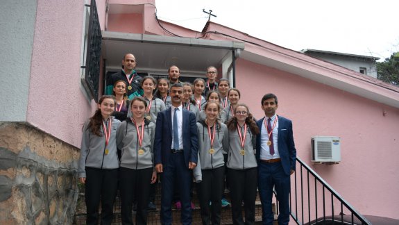 Gazi Ortaokulu, Okul Sporları Müsabakalarında Türkiye Finallerine Gidiyor.