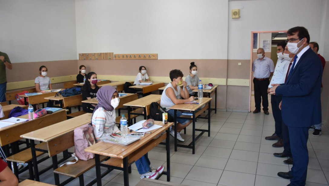 İl Müdürü Fahri ACAR Arhavi İlçesinde Öğretmen ve Öğrencilerle Buluştu