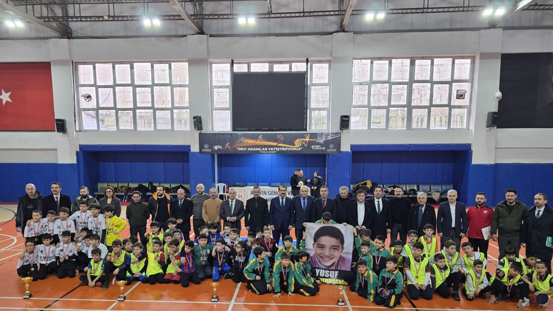 İLKOKULLAR ARASI FUTSAL TURNUVASI FİNALİ YAPILDI